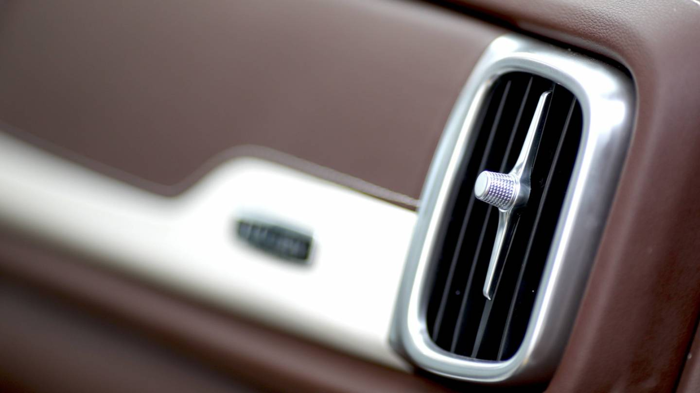 GWM Poer sièges en cuir